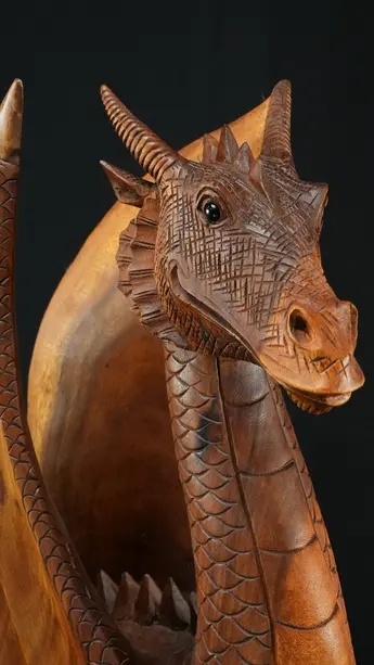 Détail de la tête du Dragon béni n°1 en bois de suar