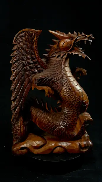 Dragon béni n°3 en bois de suar, vue latérale opposée