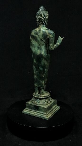 Statue sacrée bénie – Bouddha – Protection Divine, détail sculpté n°10