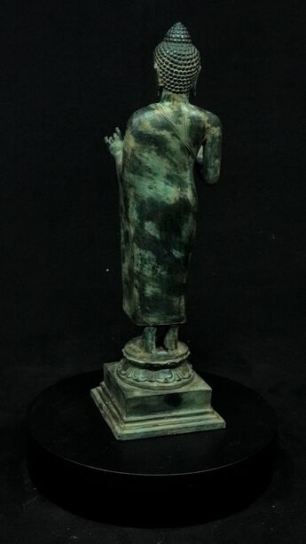 Statue sacrée bénie – Bouddha – Protection Divine, détail sculpté n°4