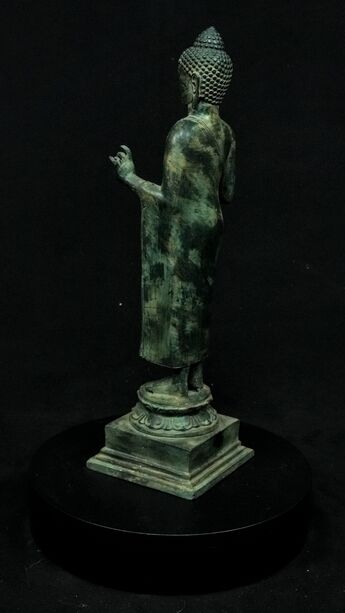 Statue sacrée bénie – Bouddha – Protection Divine, détail sculpté n°5