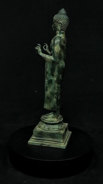 Statue sacrée bénie – Bouddha – Protection Divine, détail sculpté n°6