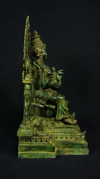 Statue bénie de Guanyin n°2 en laiton, profil droit