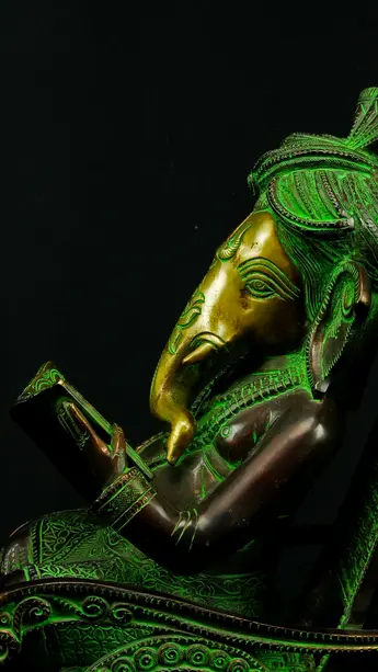 Détail de la main de Ganesh assis