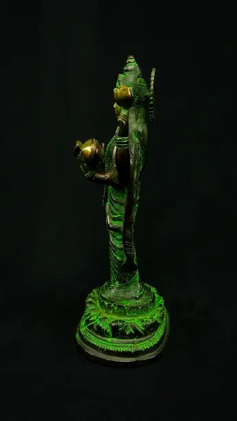 Statue sacrée bénie – Dhanvantari, détail sculpté n°2