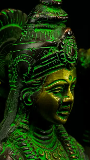 Statue sacrée bénie – Dhanvantari, détail sculpté n°8