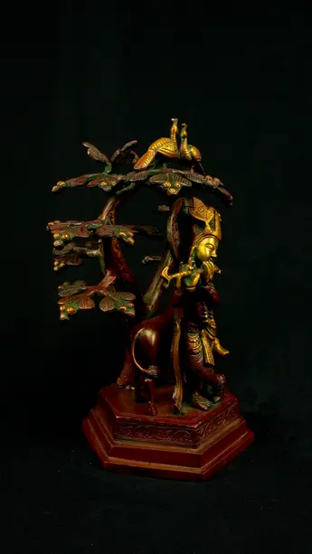 Krishna sous l’arbre, vue de face