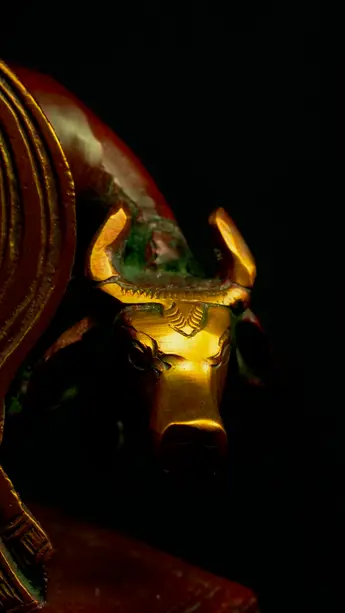 Détail de la vache auprès de Krishna
