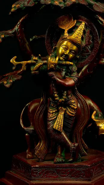 Statue sacrée bénie – Krishna sous l’arbre – deux modèles, détail sculpté n°3