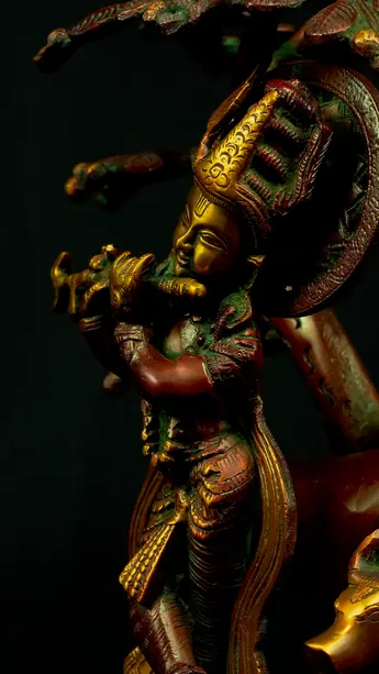 Statue sacrée bénie – Krishna sous l’arbre – deux modèles, détail sculpté n°4