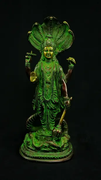 Statue bénie de Dhanvantari provenant d’Inde, vue de face