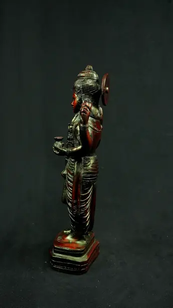 Dhanvantari béni n°2 en laiton, profil gauche