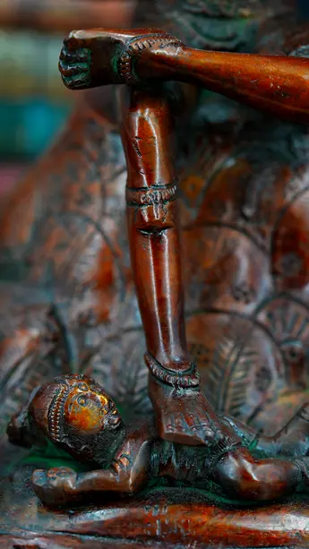 Statue sacrée bénie – Dhakshinamurti – Esprit du Sud, détail sculpté n°1