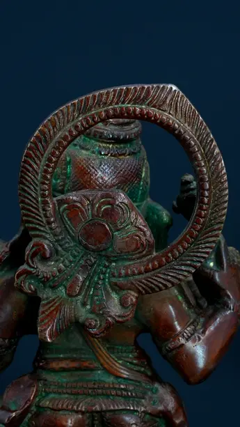 Ganesh dansant sur Kalinga, vue arrière