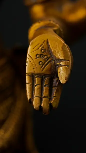 Détail de la main de Murugan
