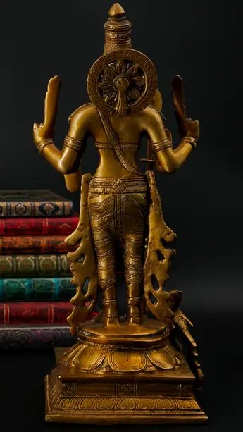 Statue sacrée bénie – Murugan au paon – 36 cm, détail sculpté n°3