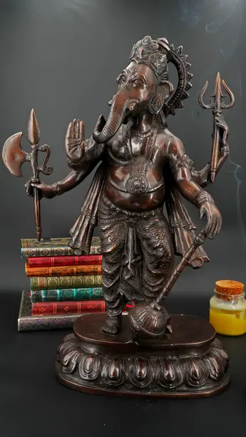 Statue bénie de Ganesh Guerrier en laiton, vue complémentaire n°3