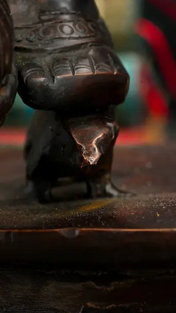Statue bénie de Ganesh Guerrier en laiton, détail complémentaire n°2