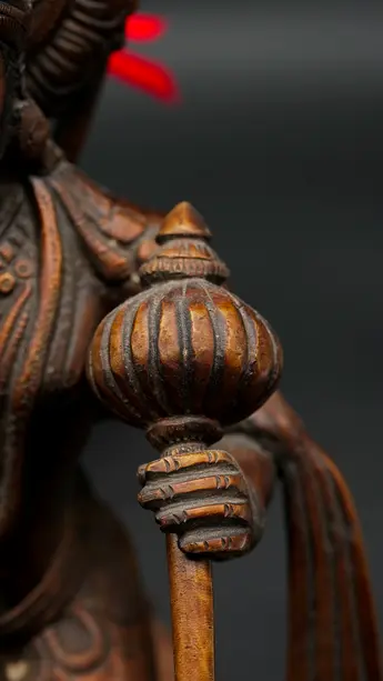 Détail de la massue de la statue de Hanuman