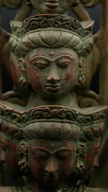Détail du visage d’Avalokiteshvara aux 1 000 bras