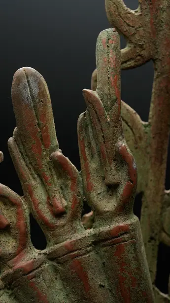 Statue bénie d’Avalokiteshvara aux 1 000 bras en laiton, détail complémentaire n°9