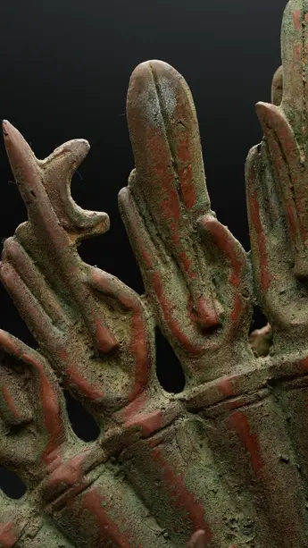 Statue bénie d’Avalokiteshvara aux 1 000 bras en laiton, détail complémentaire n°10