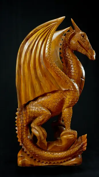 Dragon béni n°4 en bois de suar, profil droit