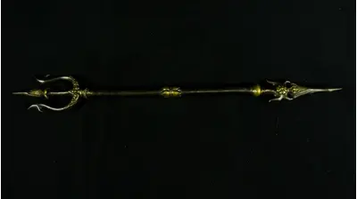 Vue entière du trident rituel