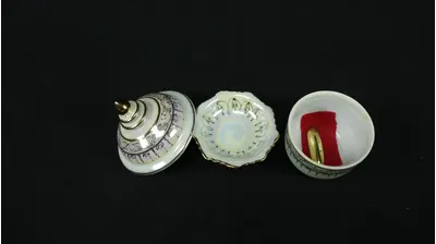 Détail de la pierre Lek Laï n°2 dans son écrin