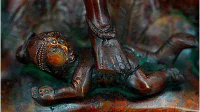 Détail du socle sculpté de Dhakshinamurti