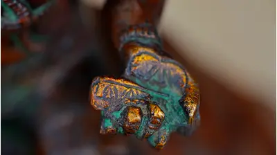 Statue sacrée bénie – Dhakshinamurti – Esprit du Sud, détail sculpté n°2