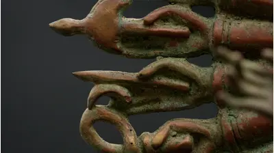 Statue bénie d’Avalokiteshvara aux 1 000 bras en laiton, détail complémentaire n°15