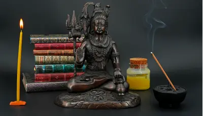 Shiva béni assis en méditation, en laiton