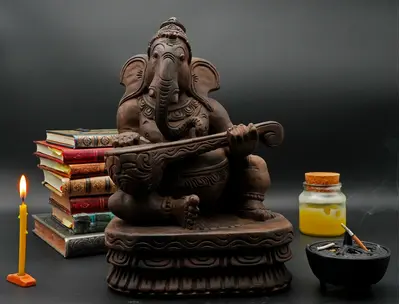 Ganesh béni jouant de la vînâ, sculpté en bois de neem