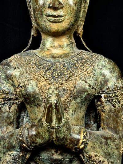 Détail du buste du Grand Bouddha Bénédiction Divine