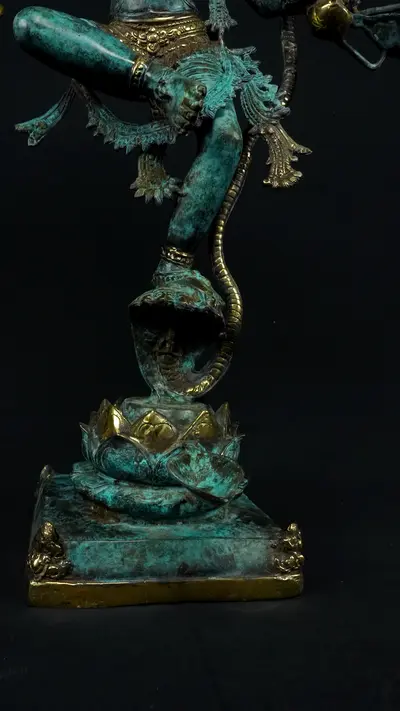 Statue sacrée bénie – Lakshmi n°1, détail sculpté n°3