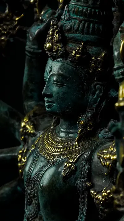 Statue sacrée bénie – Lakshmi n°1, détail sculpté n°2