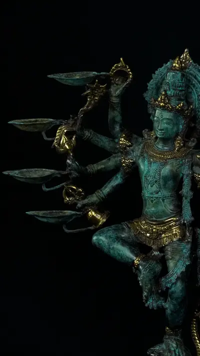 Détail des bras et attributs de Lakshmi n°2