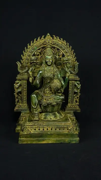 Statue bénie de Guanyin n°1 en laiton, vue de face