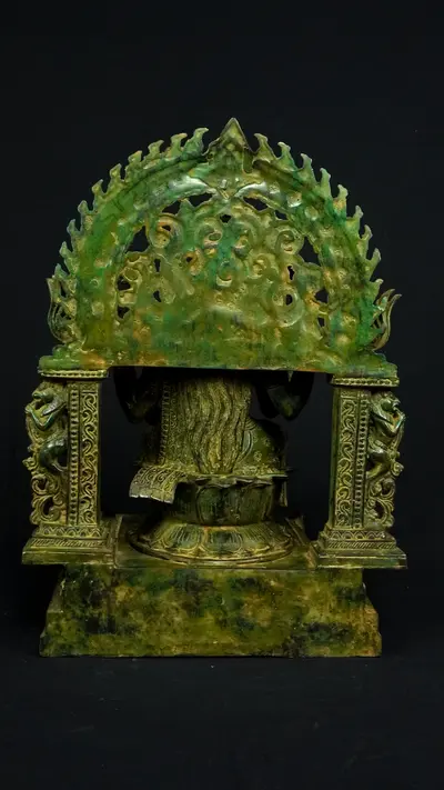 Statue bénie de Guanyin n°1 en laiton, vue arrière