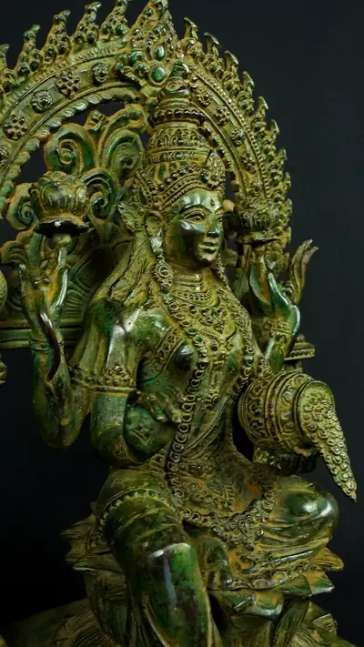 Statue bénie de Guanyin n°4 en laiton, détail complémentaire n°9