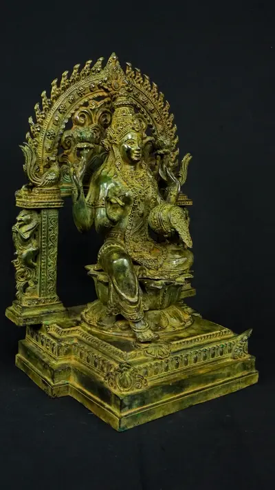 Statue bénie de Guanyin n°3 en laiton, vue complémentaire n°4