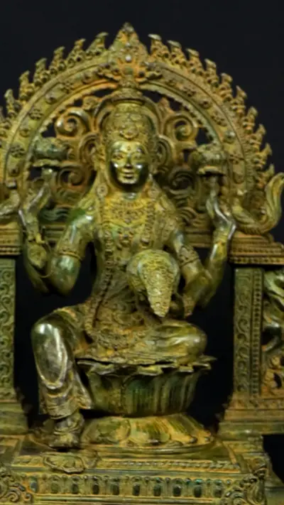 Statue bénie de Guanyin n°3 en laiton, détail complémentaire n°1