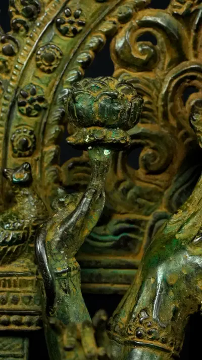 Statue bénie de Guanyin n°3 en laiton, détail complémentaire n°8