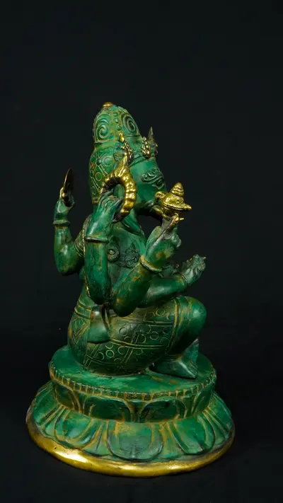Statue bénie de Ganesh vert en laiton, détail complémentaire n°1