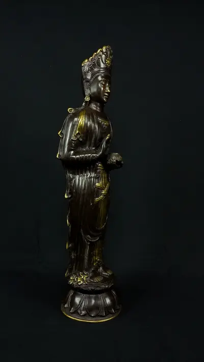 Statue bénie de prêtre sacré en laiton, vue complémentaire n°4