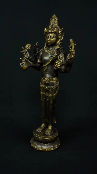 Statue sacrée bénie – Shiva indonésien à six bras – 66 cm, détail sculpté n°6