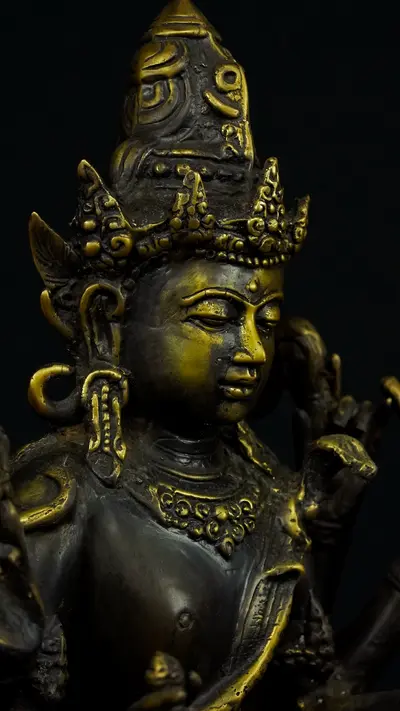 Statue sacrée bénie – Shiva indonésien à six bras – 66 cm, détail sculpté n°14
