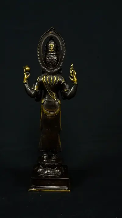 Gardien sacré de la sagesse, vue arrière