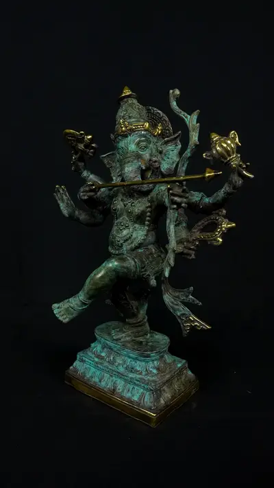Ganesh béni n°1, vue de face